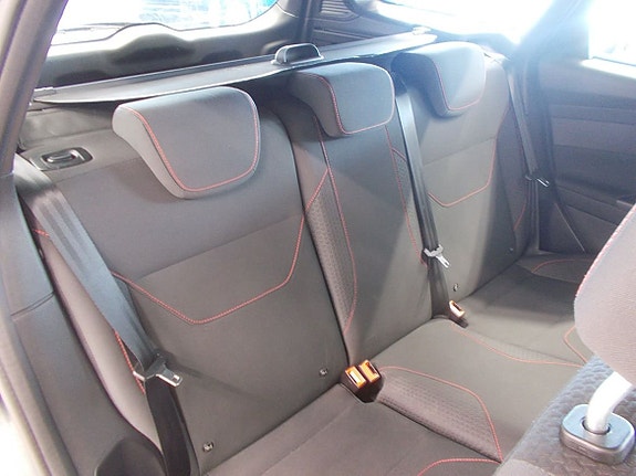 Ford Focus 14 of 18