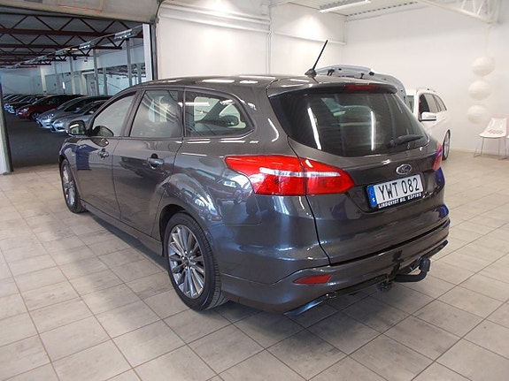Ford Focus 4 of 5