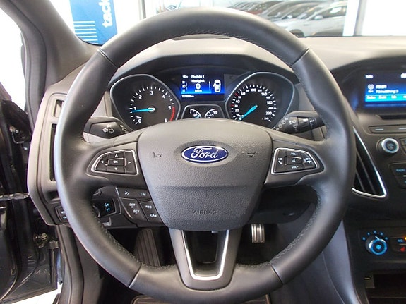 Ford Focus 7 of 18