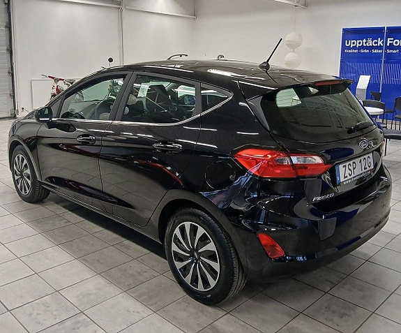 Ford Fiesta 3 of 5