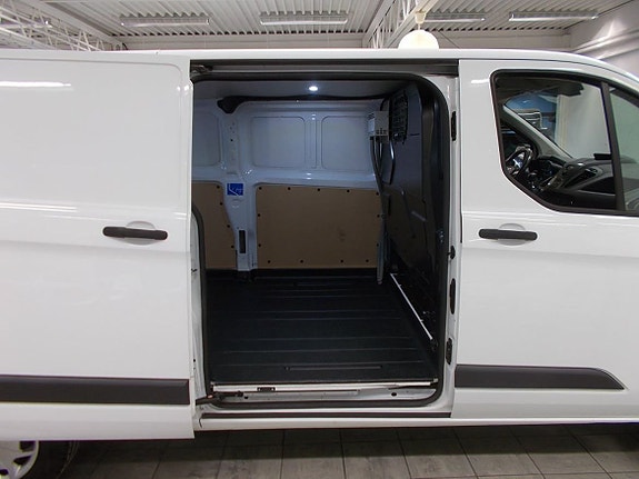 Ford Transit Custom 14 of 20