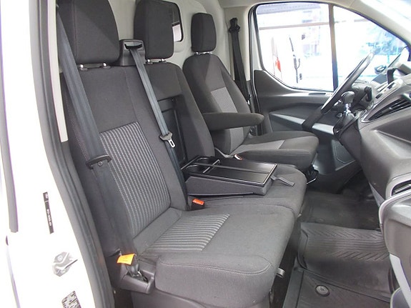 Ford Transit Custom 12 of 20