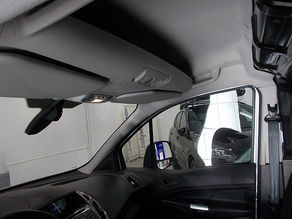 Ford Transit Connect 6 of 23