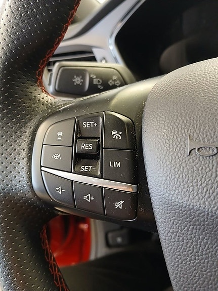 Ford Kuga 12 of 30