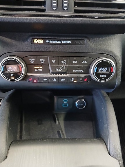 Ford Kuga 18 of 30
