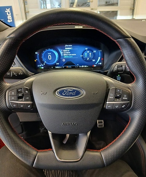 Ford Kuga 11 of 30