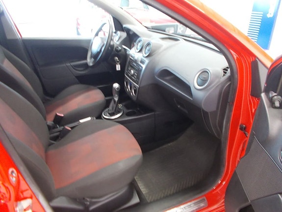 Ford Fiesta 11 of 18