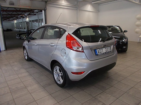 Ford Fiesta 4 of 5