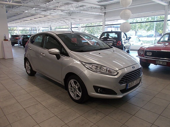 Ford Fiesta 2 of 5