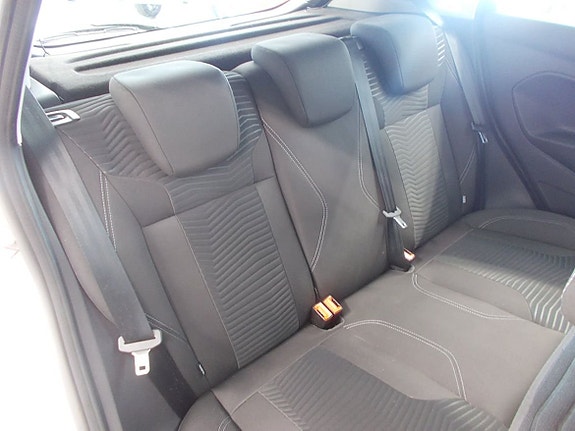 Ford Fiesta 17 of 21