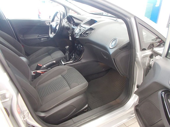 Ford Fiesta 14 of 21