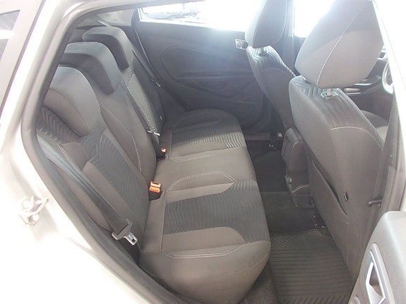Ford Fiesta 16 of 21