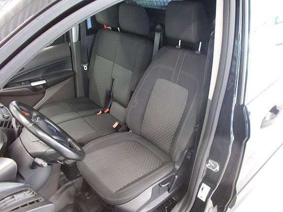 Ford Transit Connect 6 of 24