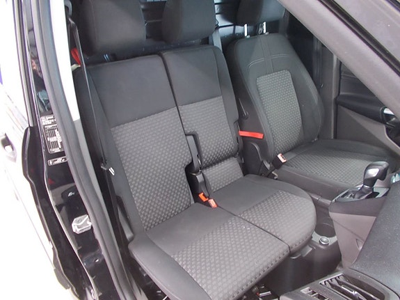 Ford Transit Connect 17 of 24