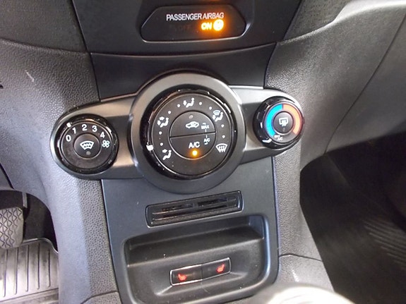 Ford Fiesta 10 of 19
