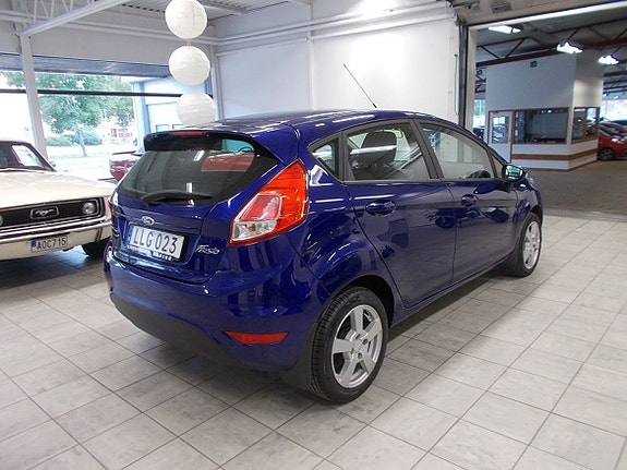 Ford Fiesta 3 of 5