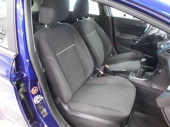 Ford Fiesta 13 of 19