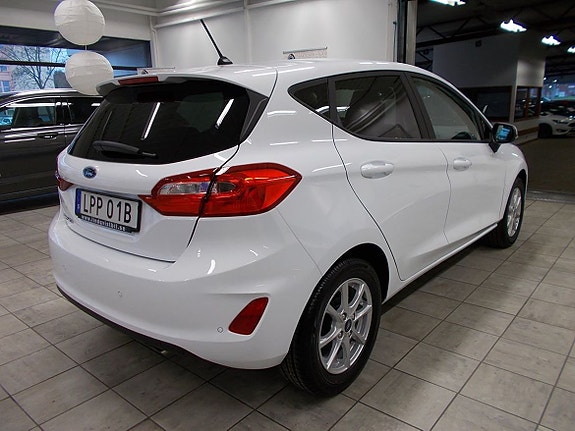 Ford Fiesta 3 of 5