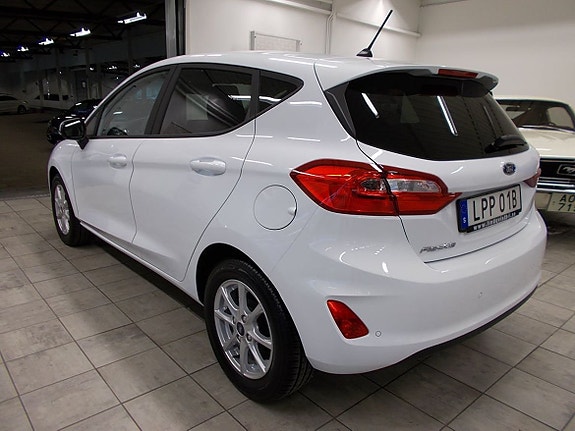 Ford Fiesta 4 of 5