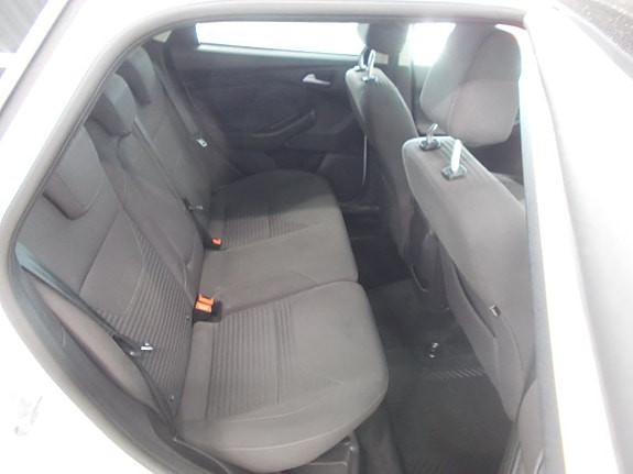 Ford Focus 16 of 21
