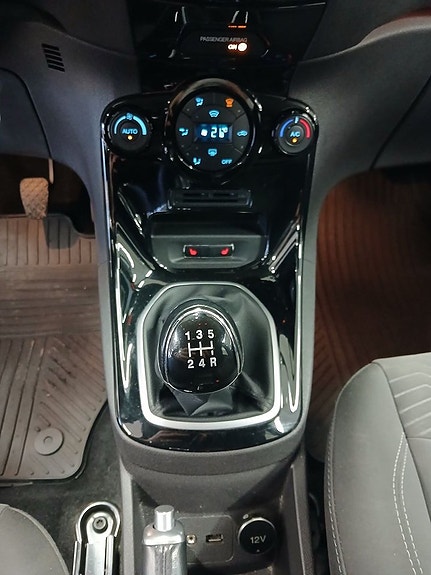Ford Fiesta 13 of 22