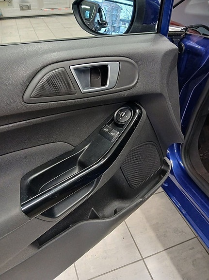 Ford Fiesta 8 of 22