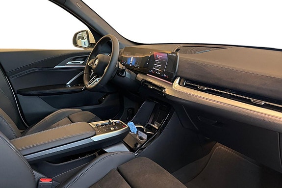 BMW iX1 13 of 21