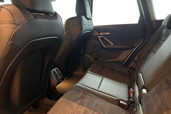 BMW iX1 15 of 21