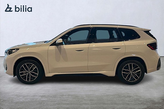 BMW iX1 7 of 21