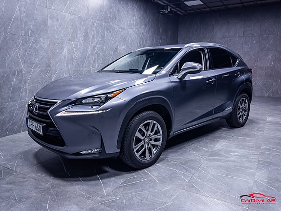 Lexus NX300h 3 of 5