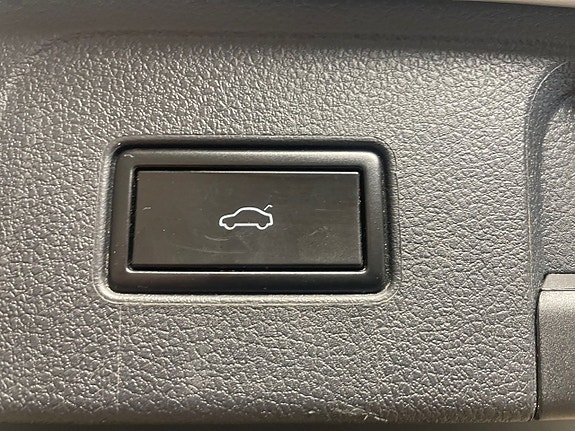 Volkswagen Passat 17 of 25