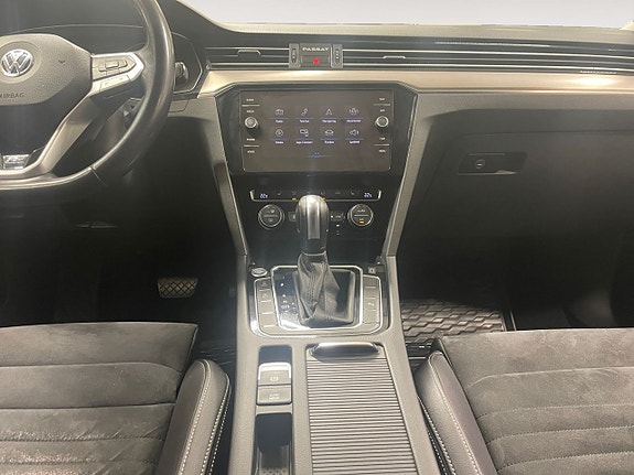 Volkswagen Passat 11 of 25