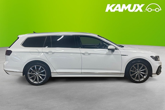 Volkswagen Passat 2 of 5