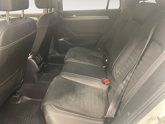 Volkswagen Passat 14 of 25