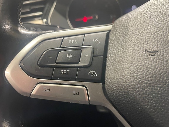 Volkswagen Passat 23 of 25