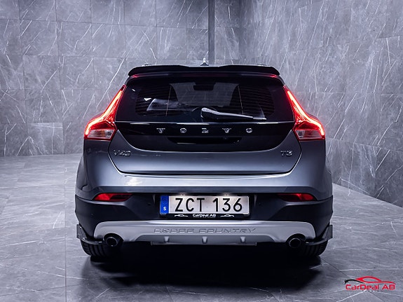 Volvo V40 Cross Country 6 of 29