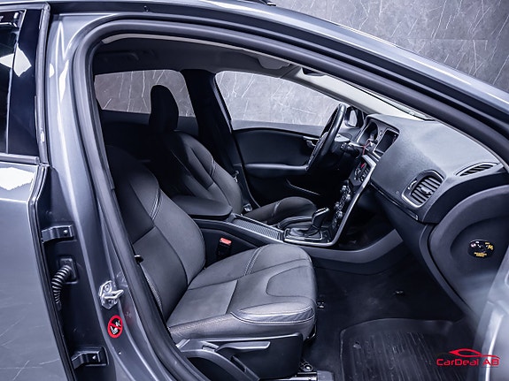 Volvo V40 Cross Country 15 of 29
