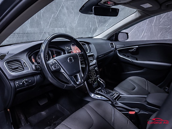 Volvo V40 Cross Country 11 of 29