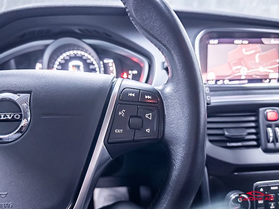 Volvo V40 Cross Country 22 of 29