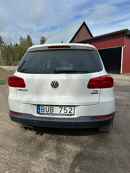 Volkswagen Tiguan 4 of 5