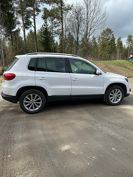 Volkswagen Tiguan 3 of 5