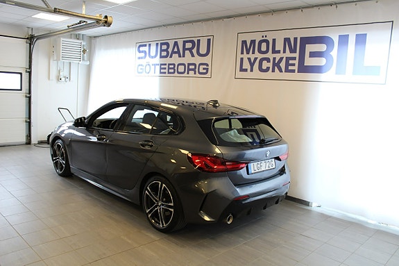 BMW 118d 3 of 5