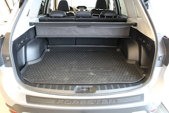 Subaru Forester 8 of 17