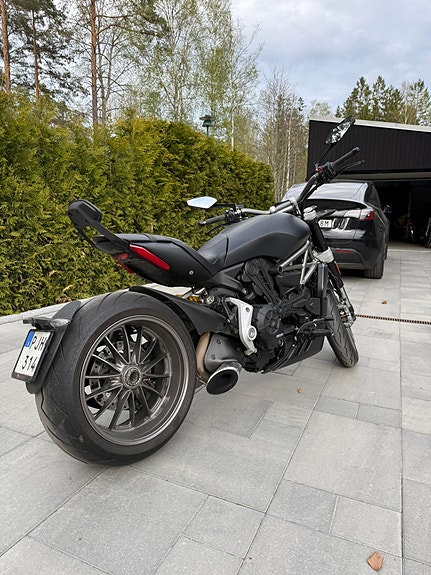 Ducati XDiavel 3 of 4