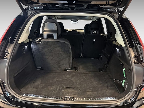 Volvo XC90 28 of 28