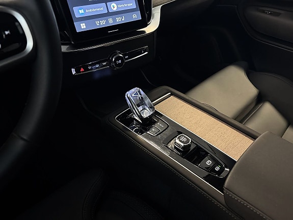 Volvo XC90 27 of 28