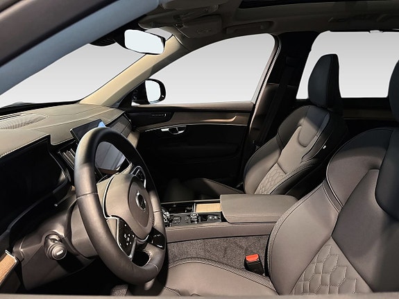 Volvo XC90 12 of 28