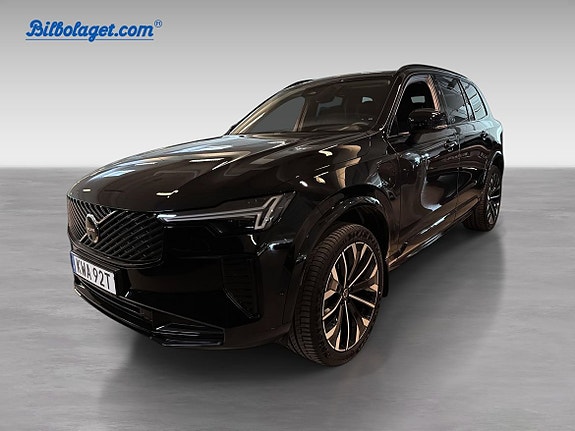 Volvo XC90 3 of 28