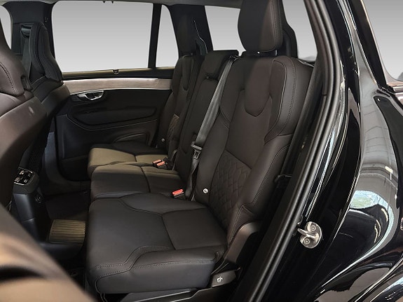 Volvo XC90 20 of 28