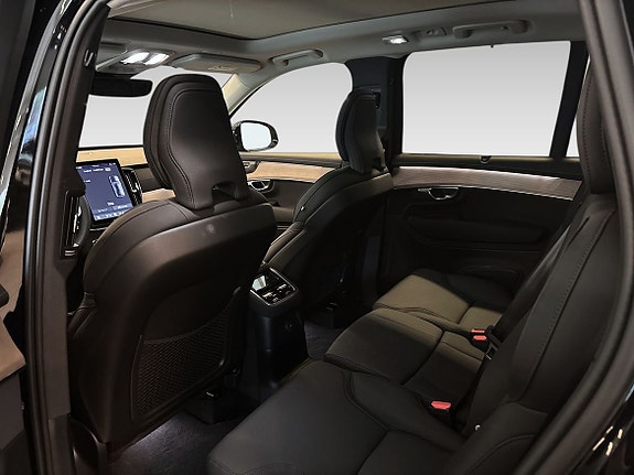 Volvo XC90 21 of 28
